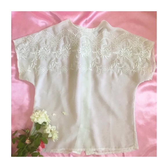 Vintage 80s embroidered blouse - Picture 2 of 6